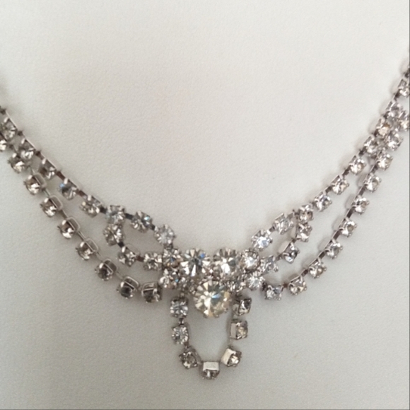 VTG Rhinestone Festoon Hollywood Glamgirl Silver Tone Necklace - Picture 1 of 5